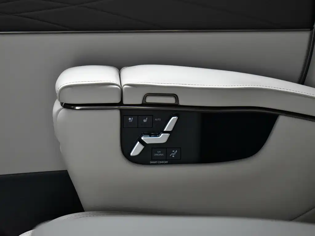 Toyota Alphard — миниатюра 23
