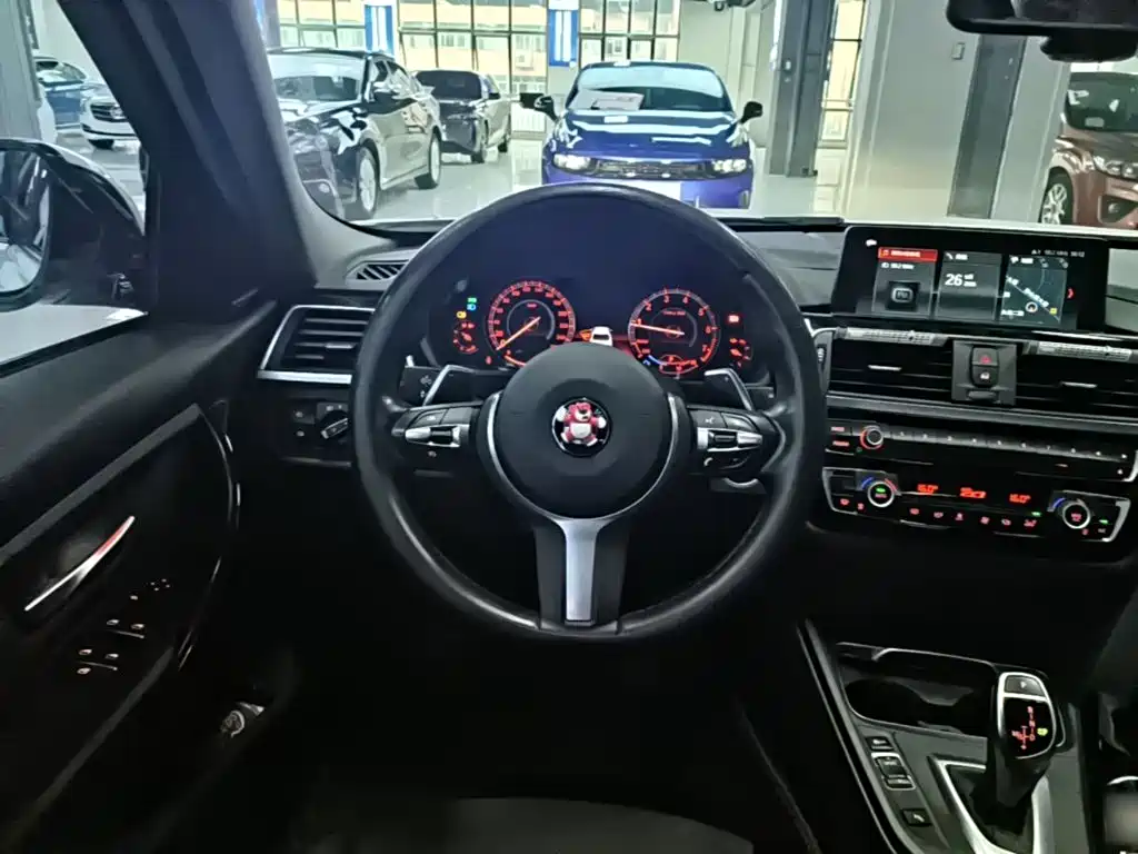 BMW 3 Series — миниатюра 11
