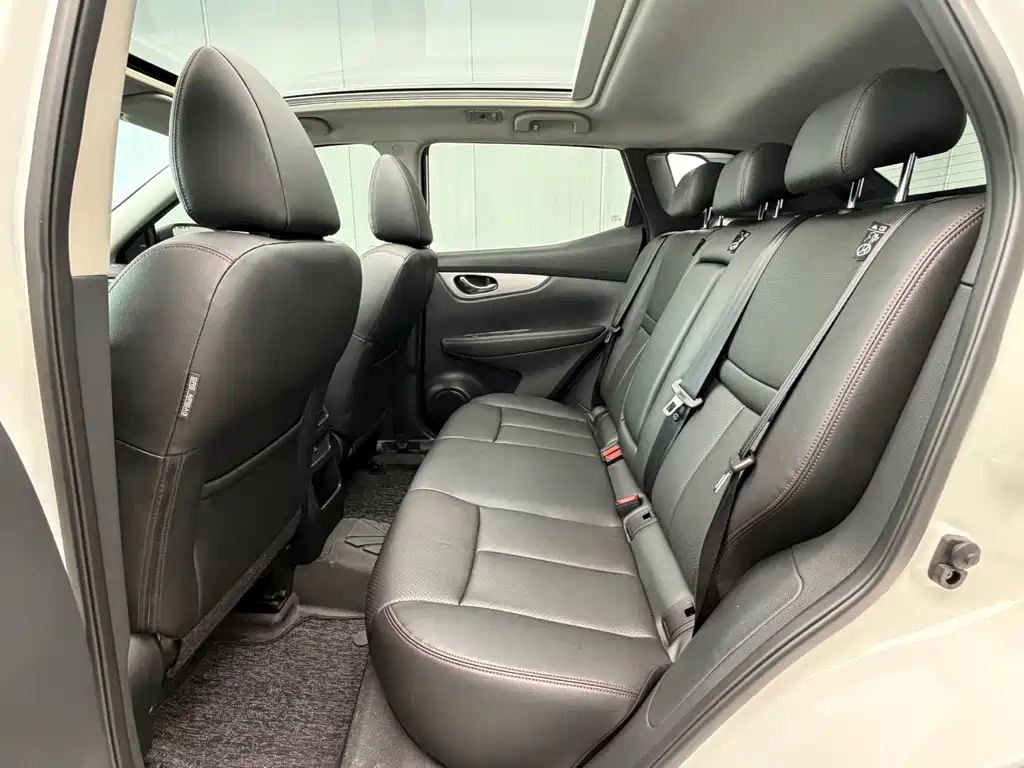 Nissan Qashqai — миниатюра 17