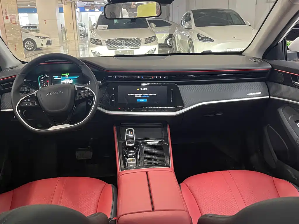 DONGFENG YI HYUN MAX