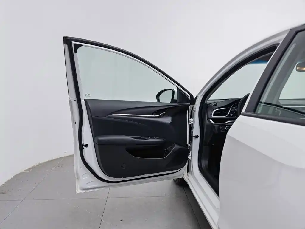 Buick Excelle — миниатюра 8