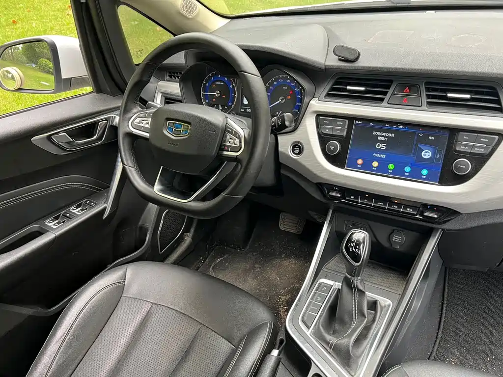 Geely Vision X3 — миниатюра 8