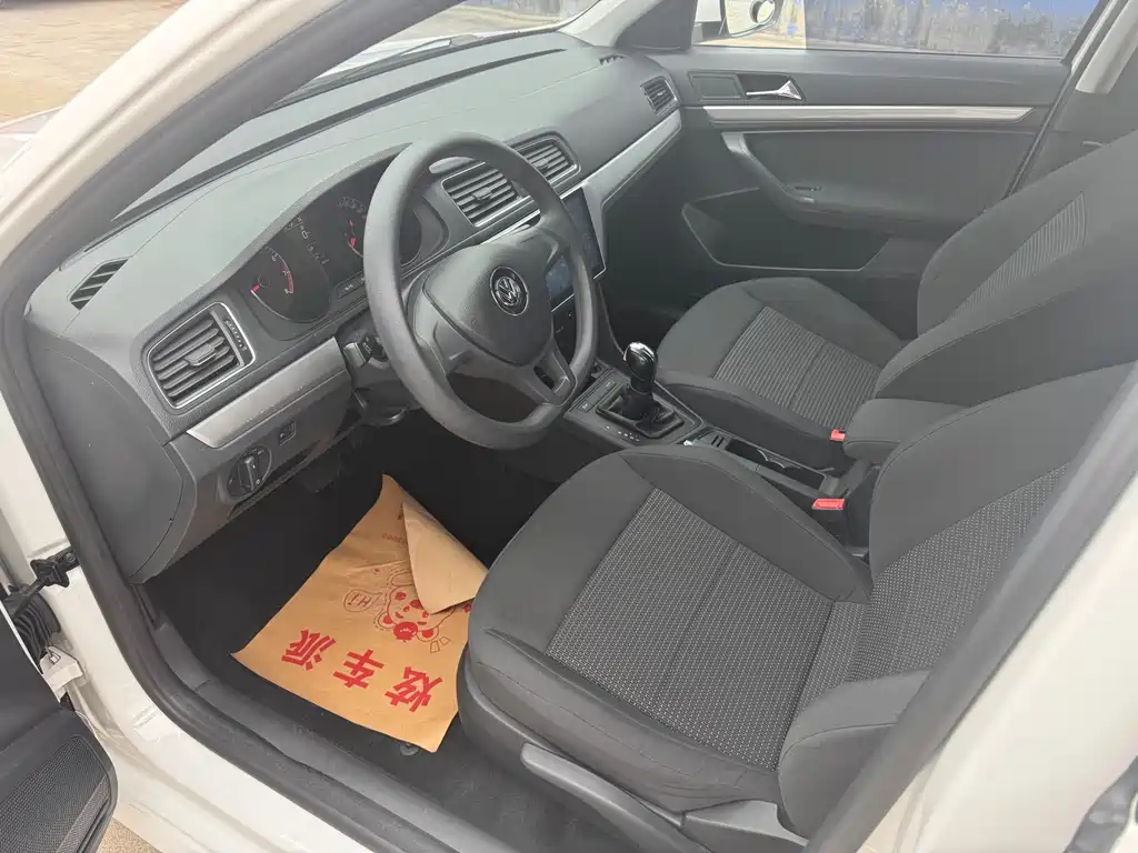Volkswagen Lavida — миниатюра 5