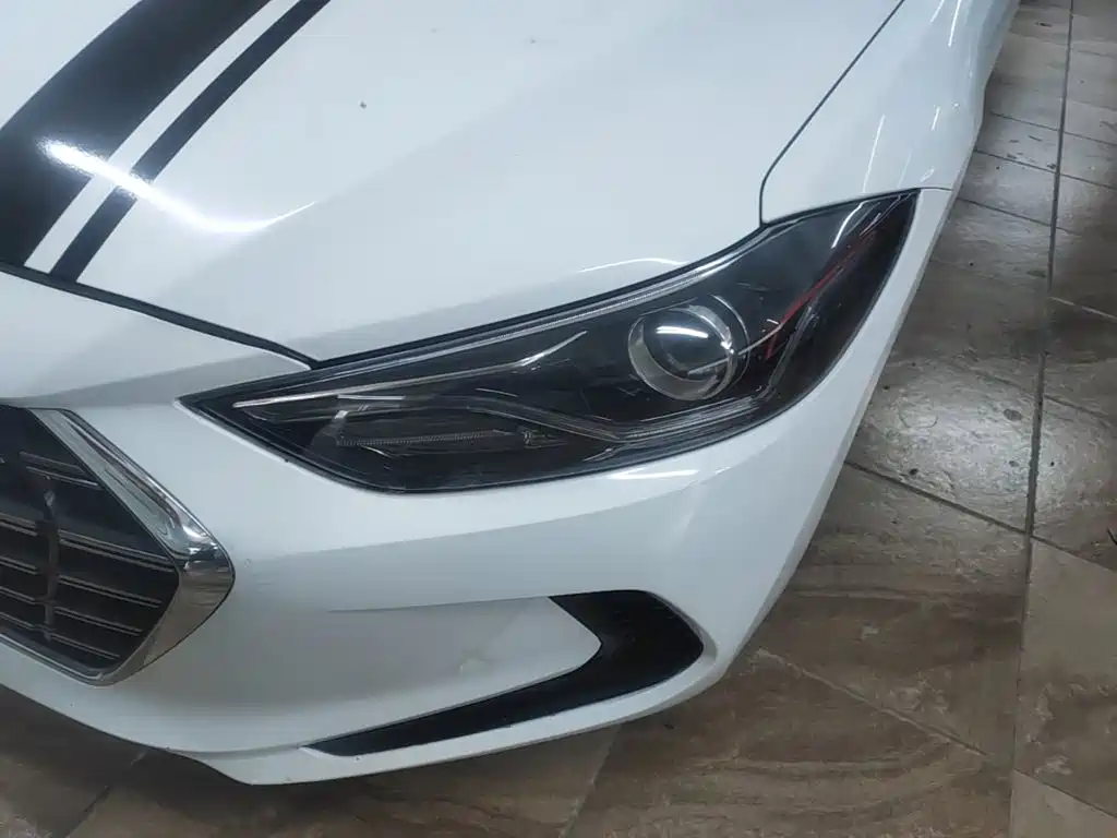 Hyundai Elantra — миниатюра 24