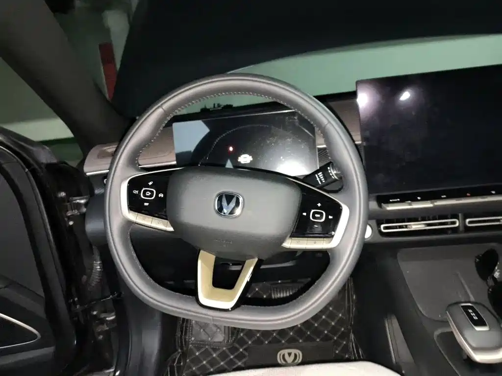 Changan Eado — миниатюра 3