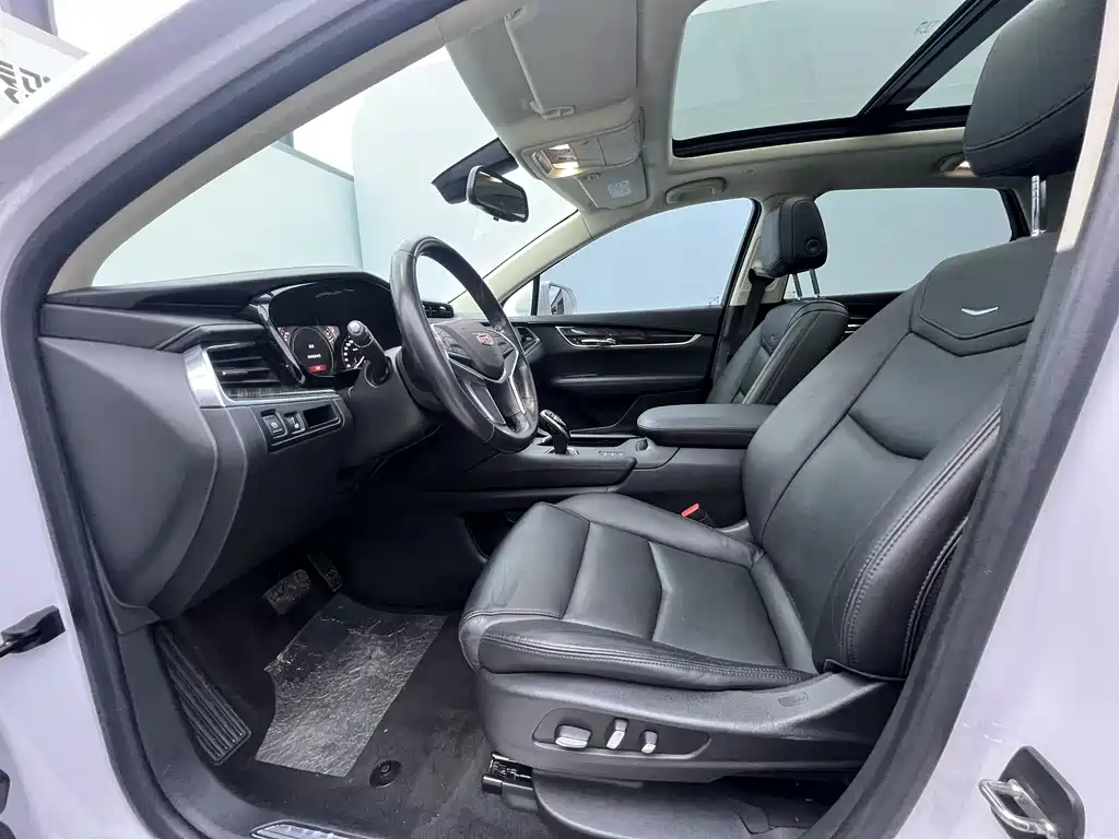 CADILLAC XT5