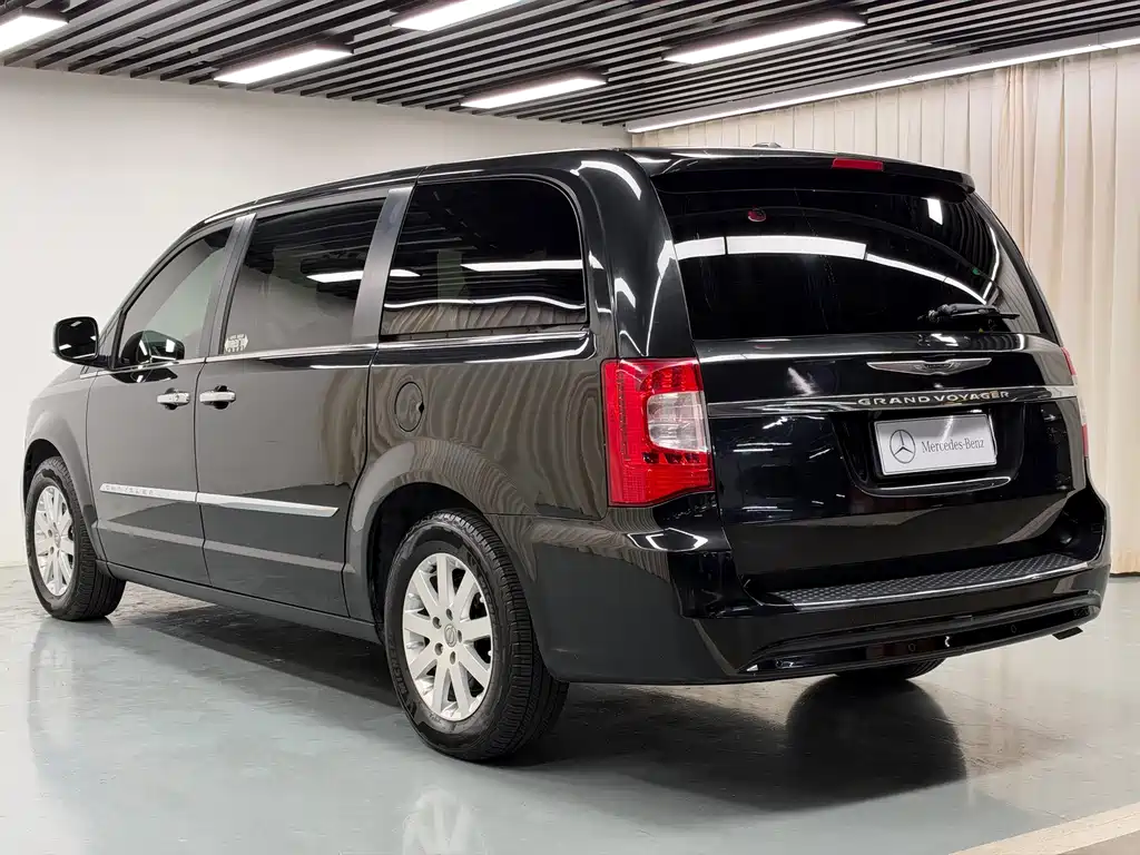Chrysler Grand Voyager (Import) — миниатюра 18