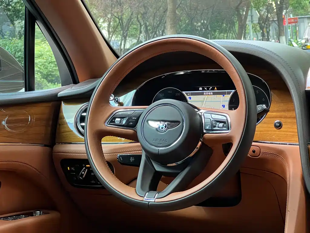 Bentley Bentayga — миниатюра 16