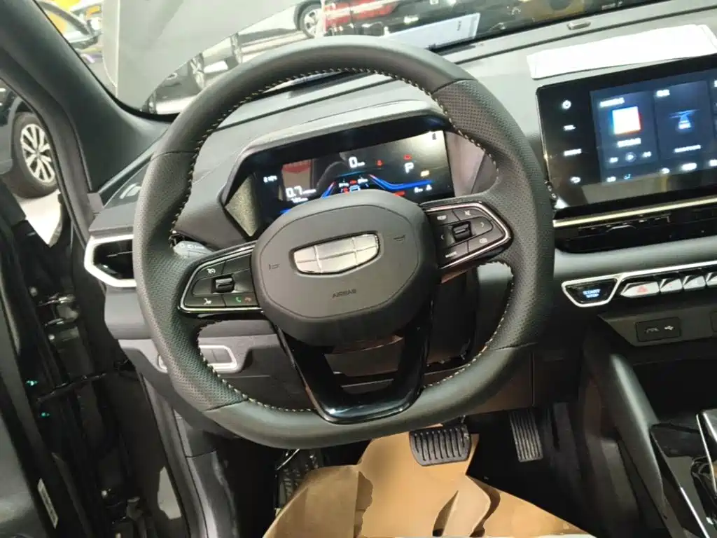 Geely Binyue — миниатюра 11