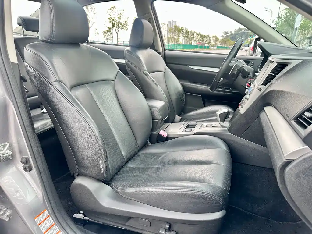 Subaru Legacy 2.0i Luxury Edition, фото 22