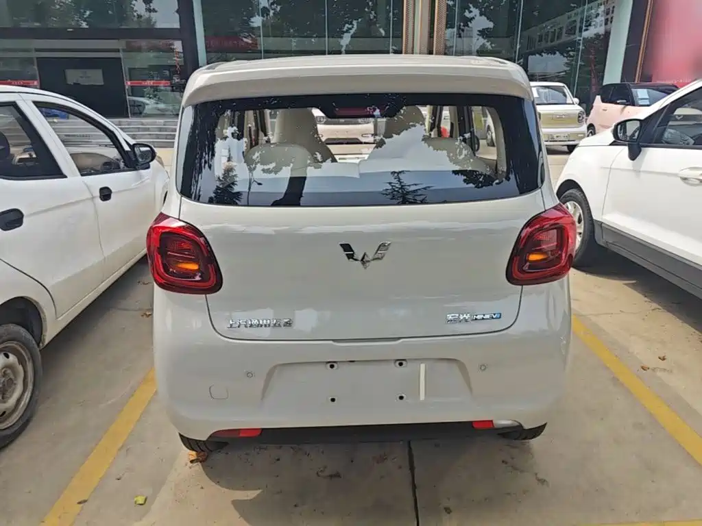 Wuling MINIEV — миниатюра 6