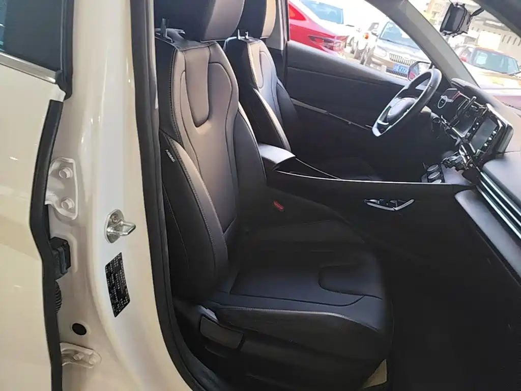 Hyundai Elantra — миниатюра 25