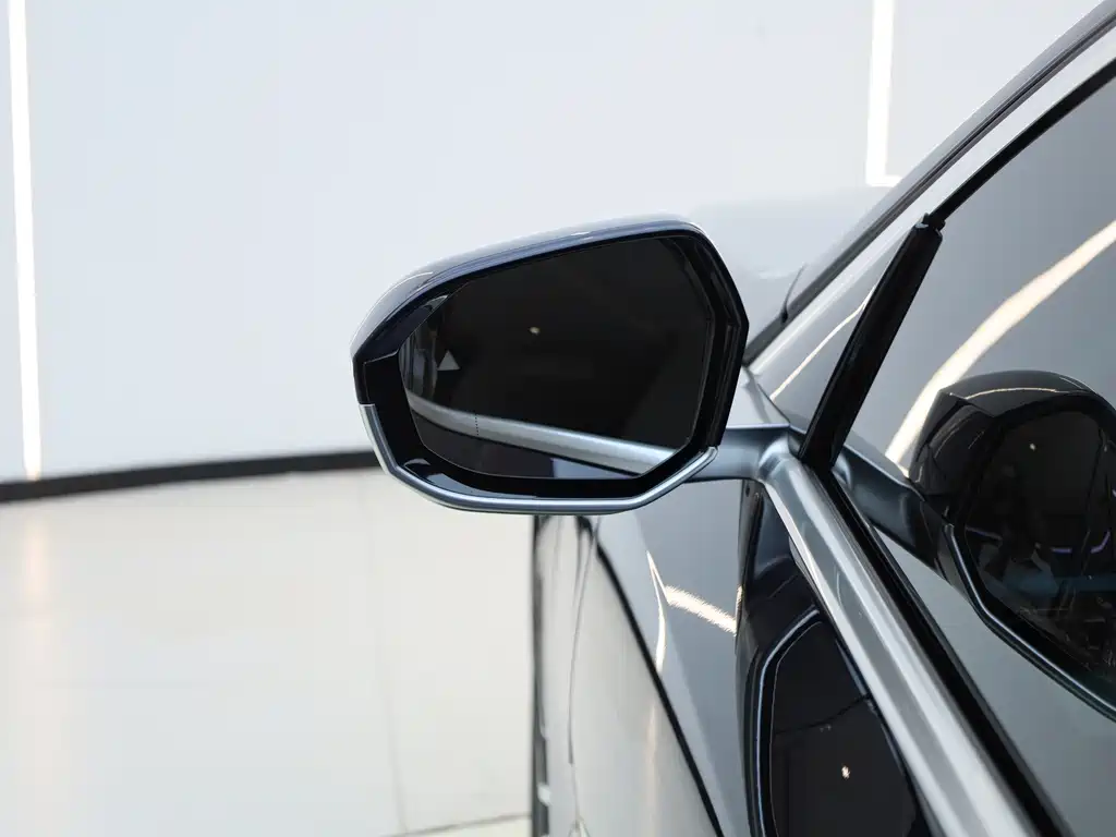 BMW i5 — миниатюра 11
