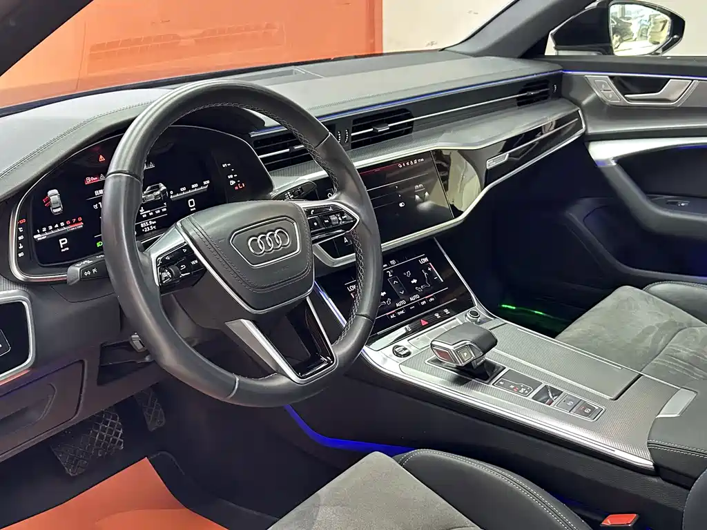 Audi A6L 2024 40 TFSI Luxury
