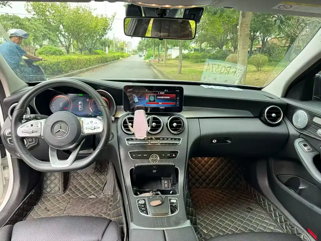 Mercedes-Benz C-Class — миниатюра 4