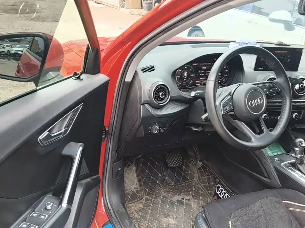 Audi Q2L e-tron — миниатюра 16