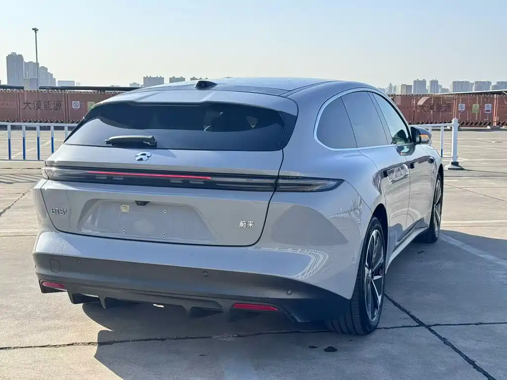 NIO NIO ET5T