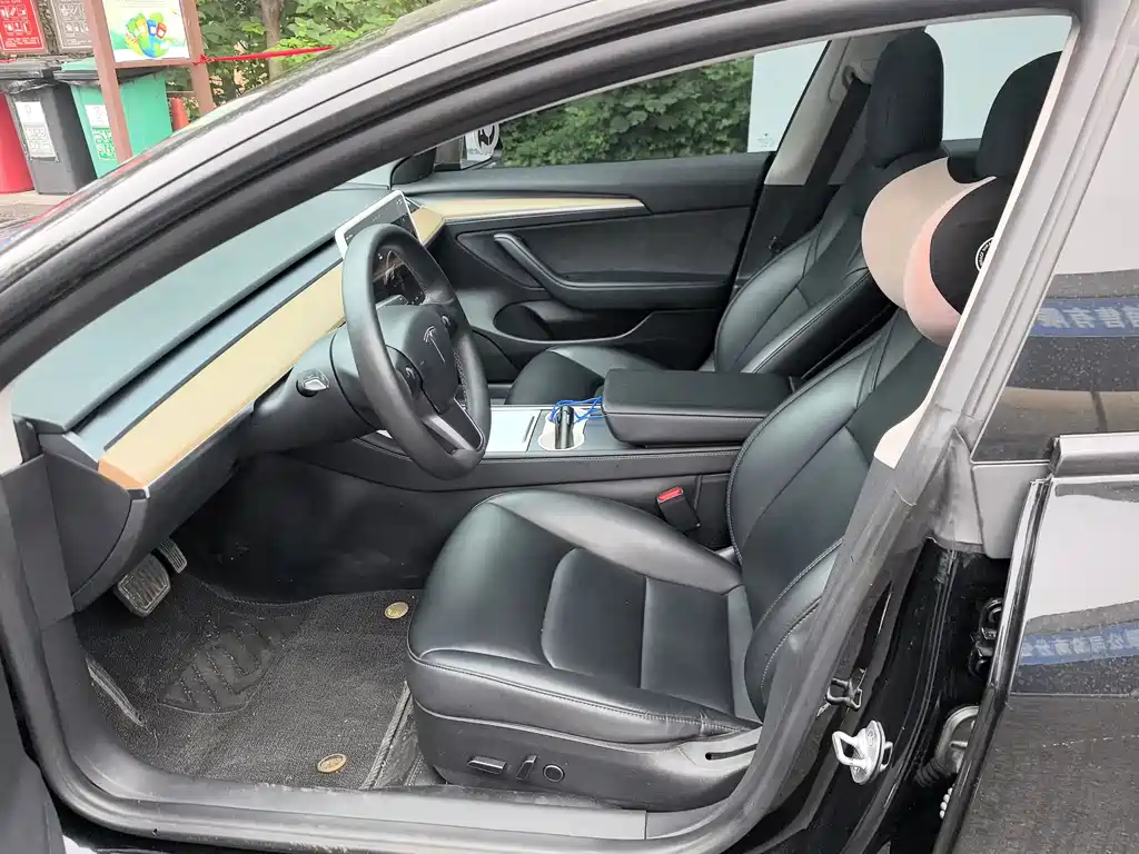 Tesla Model 3 — миниатюра 4