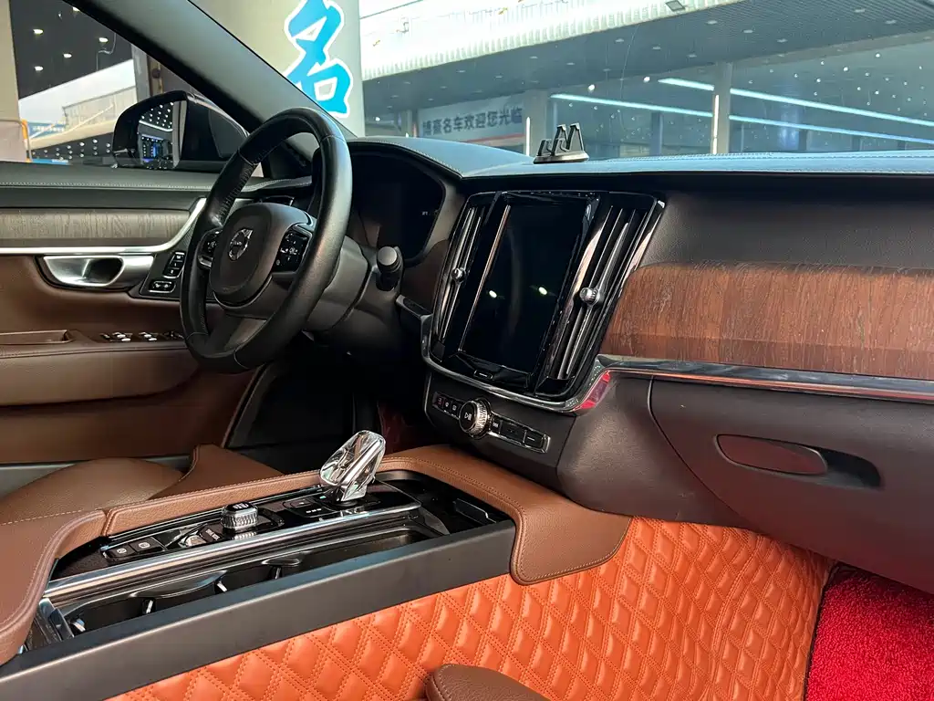 Volvo S90 — миниатюра 11