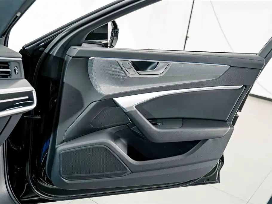 Audi A6L — миниатюра 12