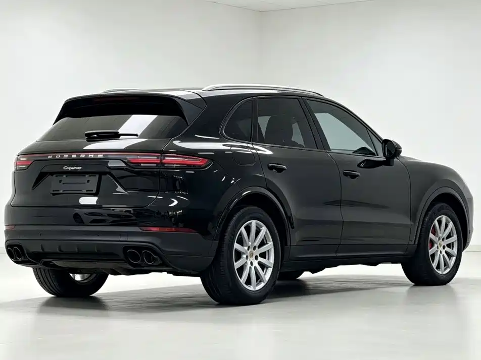 Porsche Cayenne — миниатюра 7