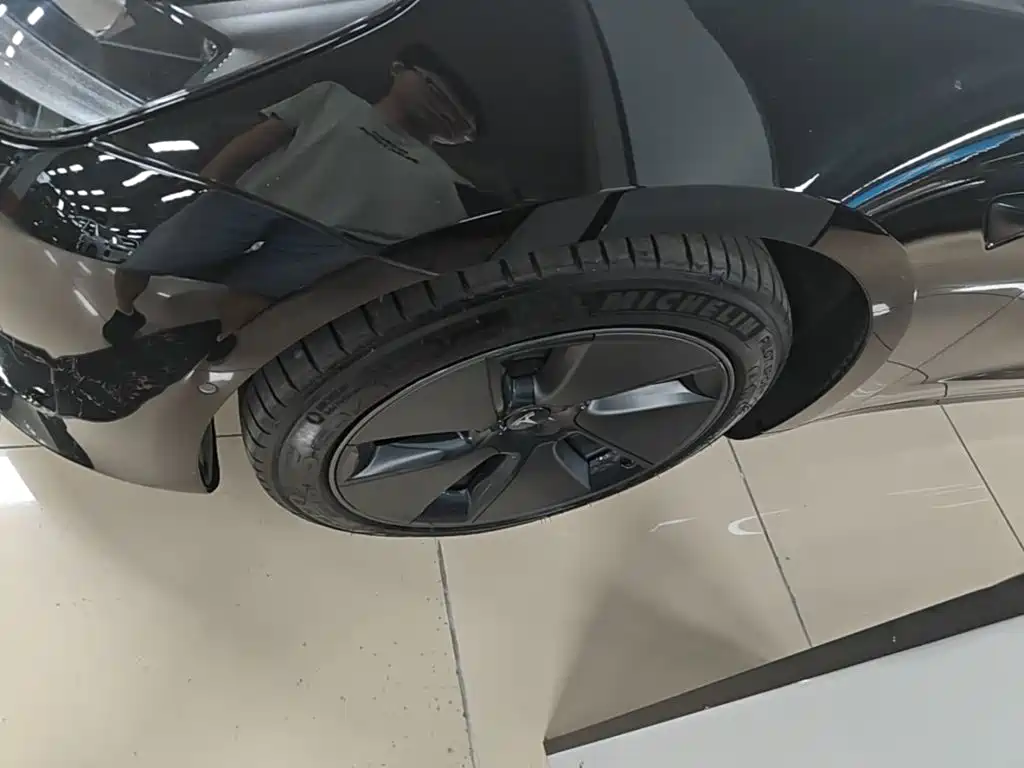 Tesla Model 3 — миниатюра 23