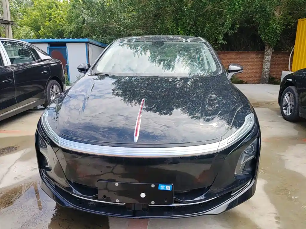 Hongqi E-QM5 2025 610km PLUS