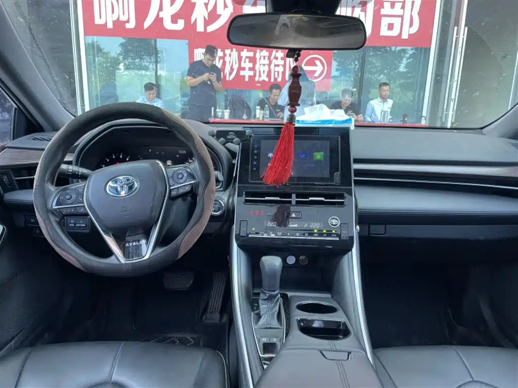 Toyota Avalon — миниатюра 7