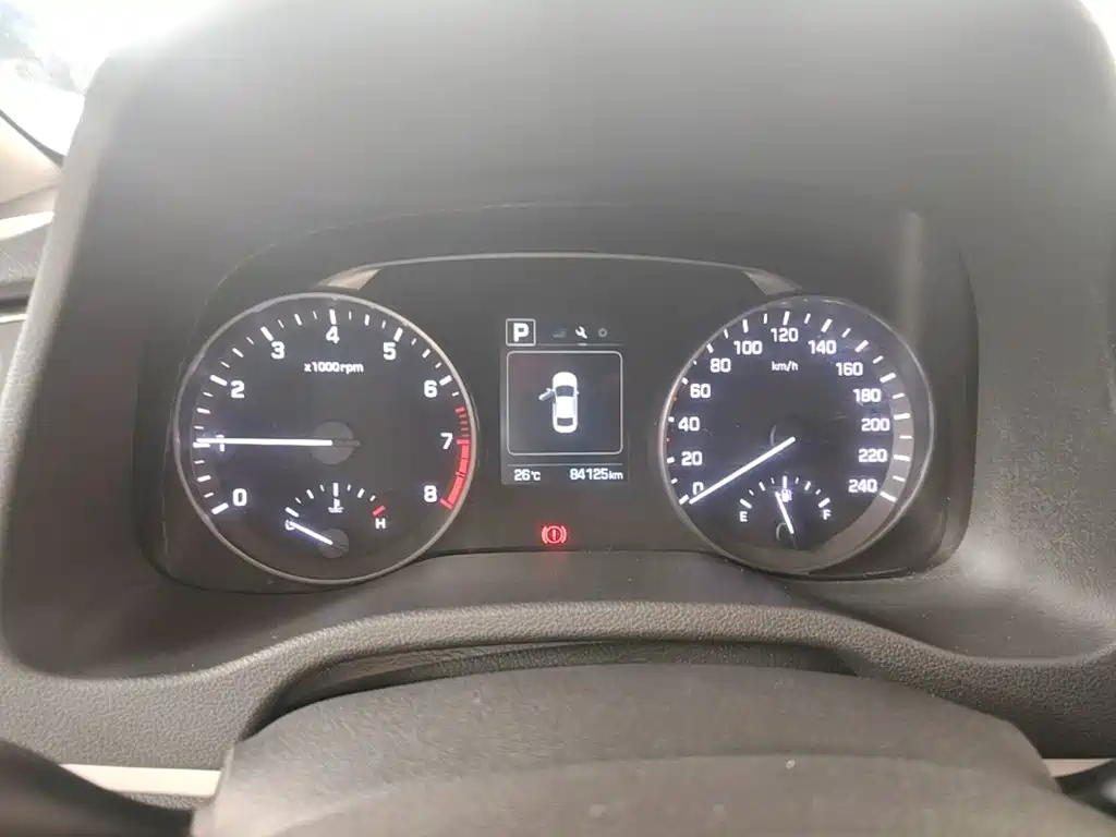 Hyundai Elantra — миниатюра 12