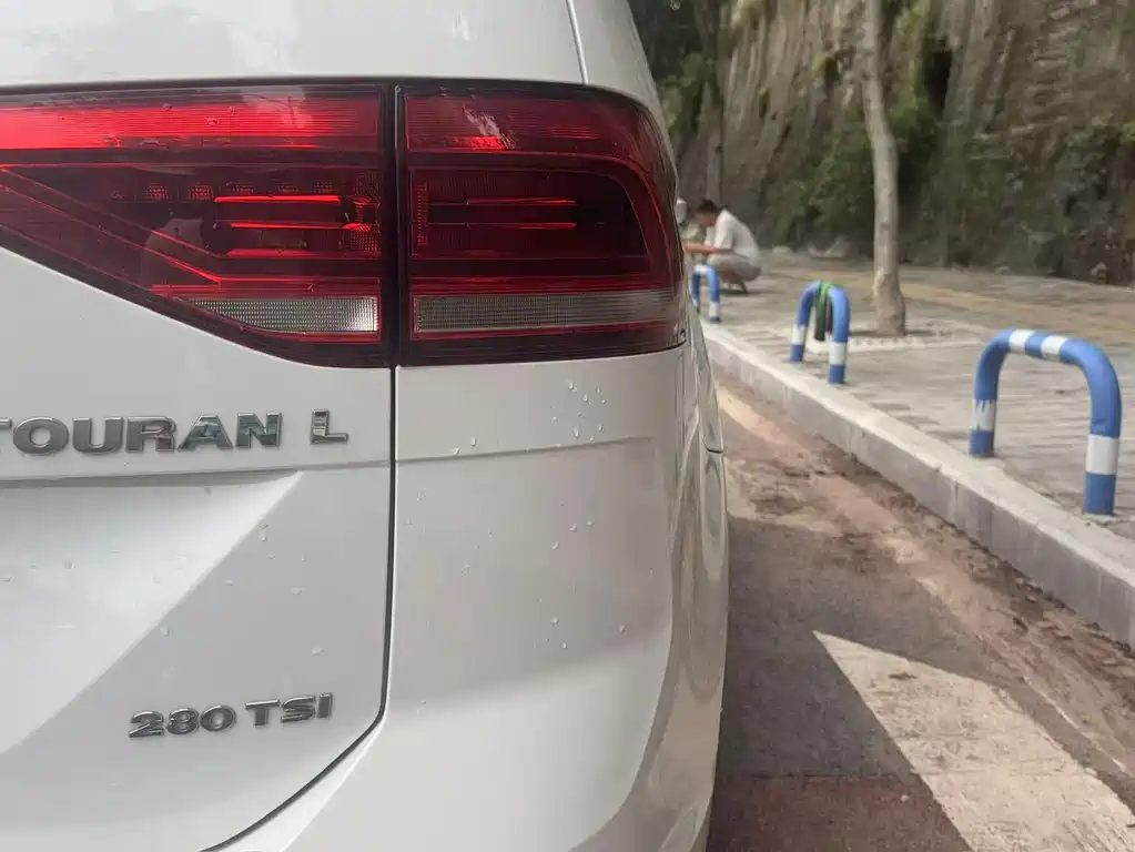 Volkswagen Touran — миниатюра 9