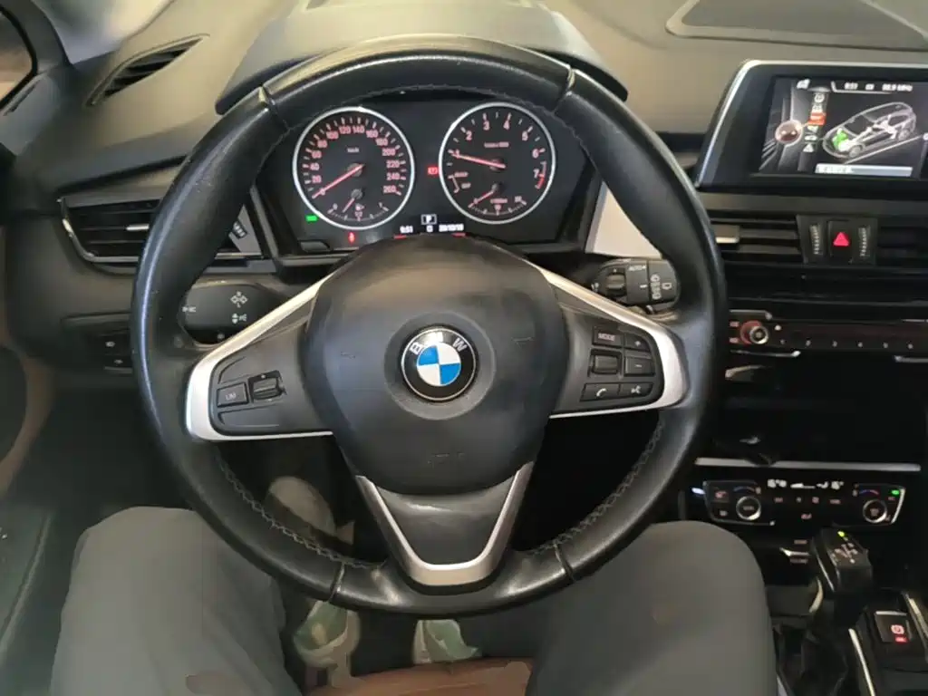 BMW 2 Series Active Tourer — миниатюра 11