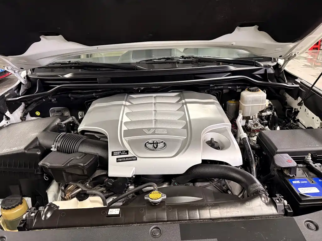 Toyota Land Cruiser 2016 5.7L