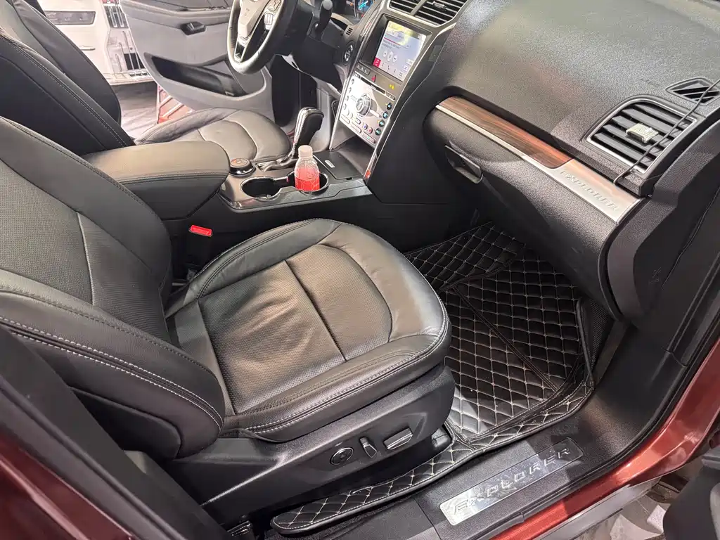 Ford Explorer (Import) — миниатюра 22