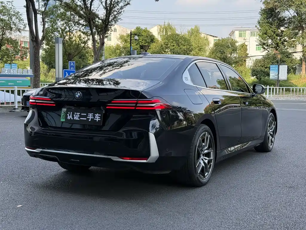 BMW i5 — миниатюра 7