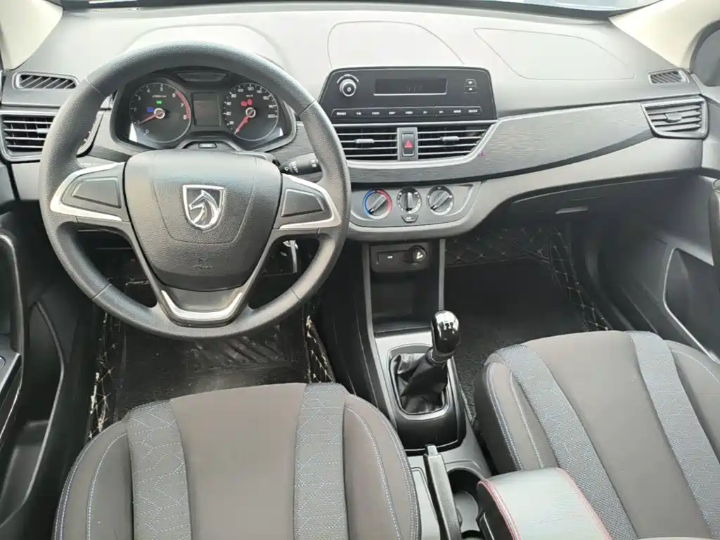 Baojun 310 — миниатюра 10