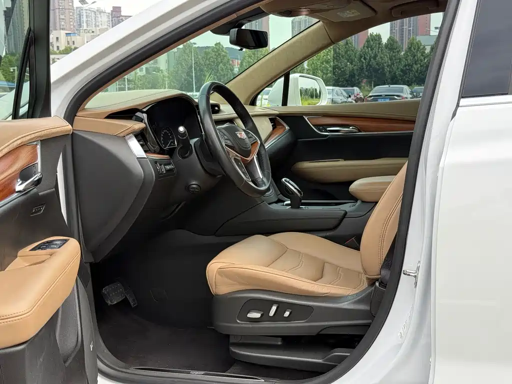 Cadillac XT5 — миниатюра 4