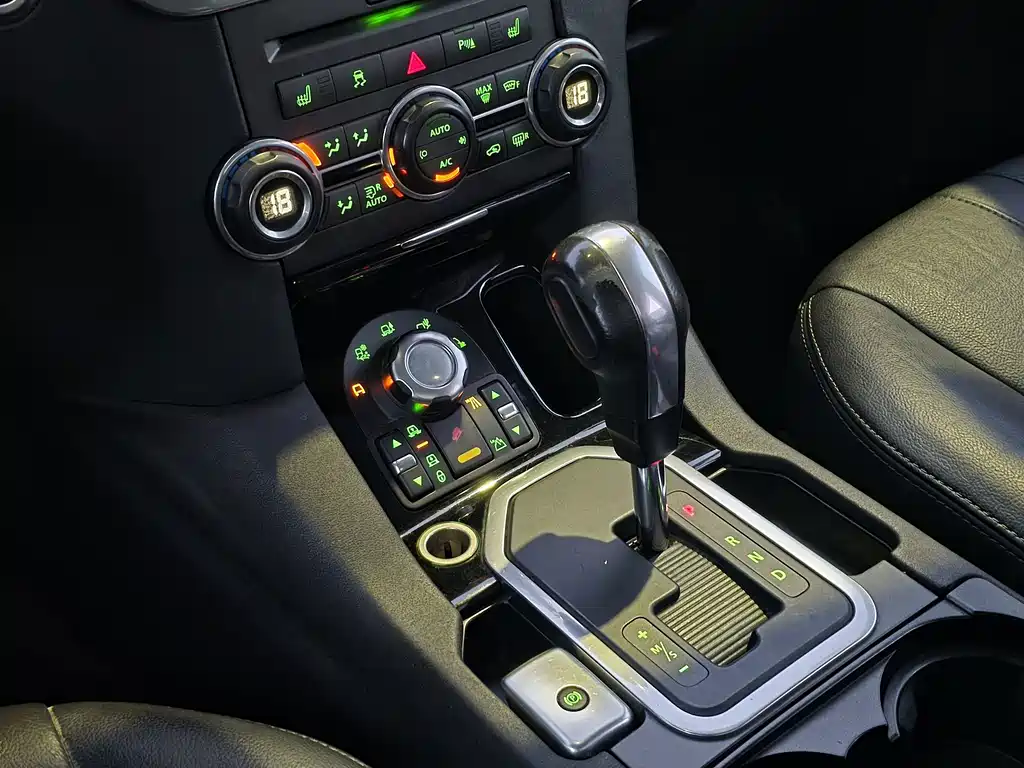 Land Rover Discovery — миниатюра 7