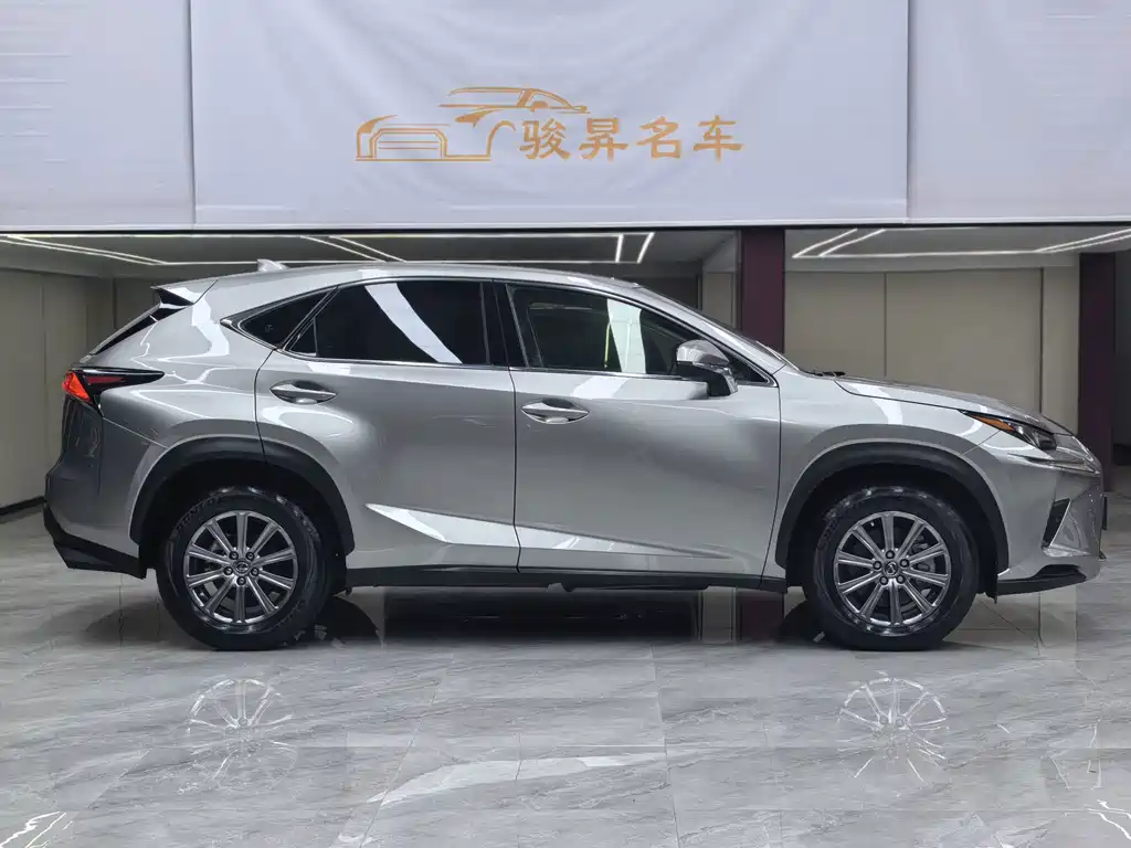 Lexus NX — миниатюра 8