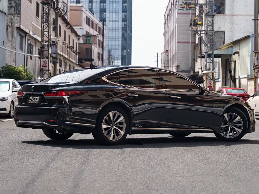 Lexus LS 2018 500h V