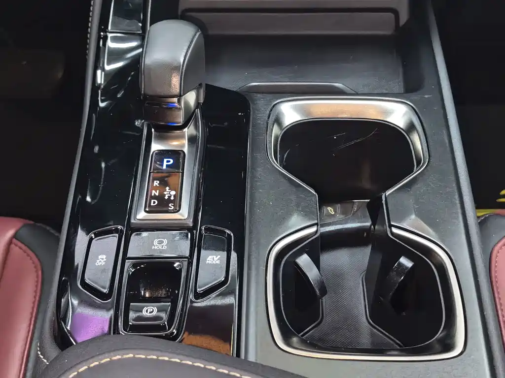 Lexus NX — миниатюра 24
