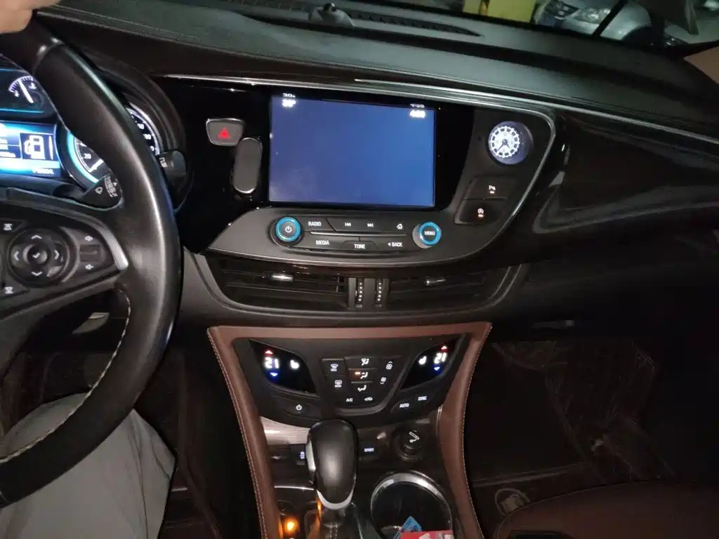 Buick Envision Plus — миниатюра 6