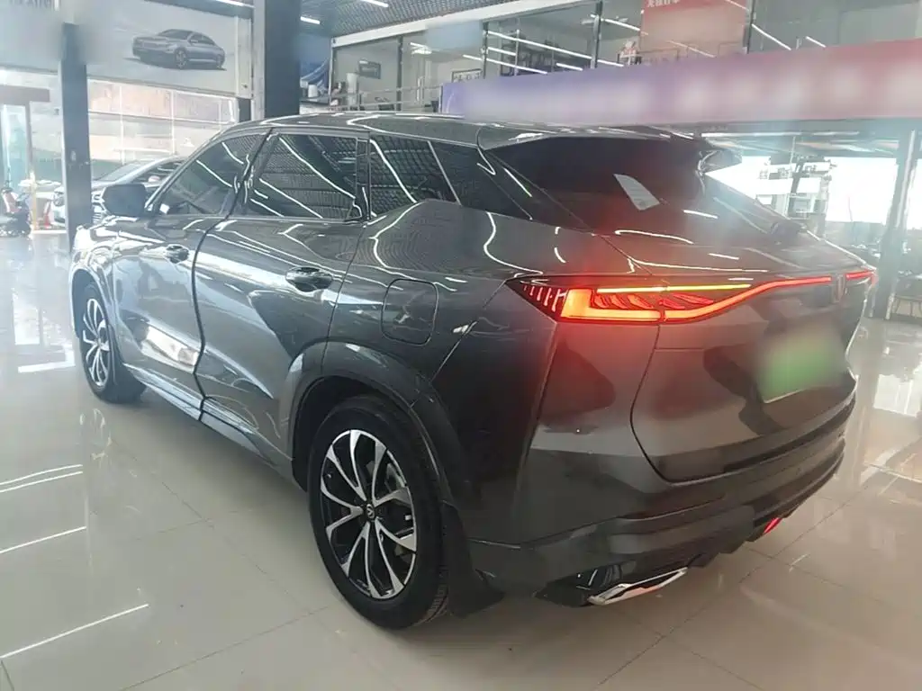 Changan UNI-Z New Energy — миниатюра 5