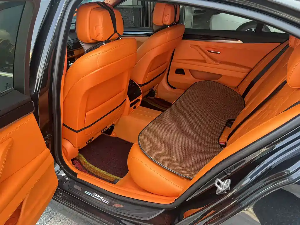 BMW 5 Series — миниатюра 7
