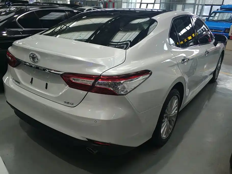 TOYOTA CAMRY