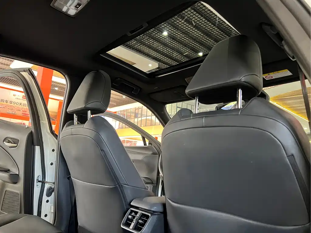 Lexus UX — миниатюра 17