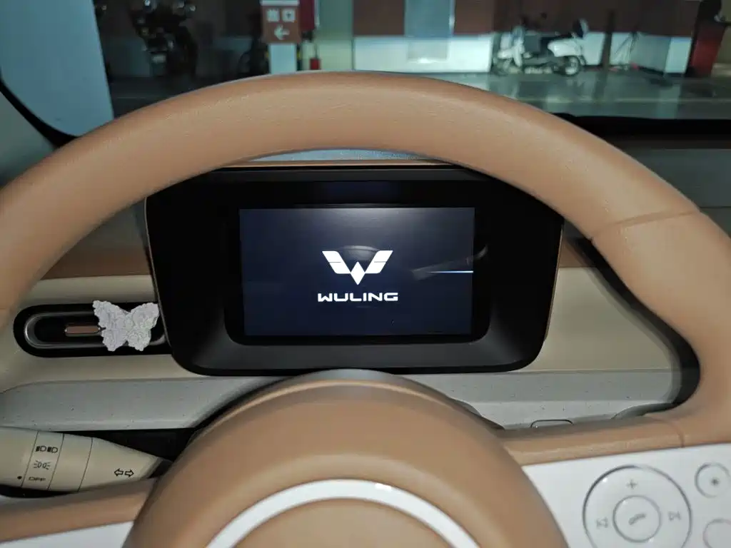 Wuling MINIEV — миниатюра 7