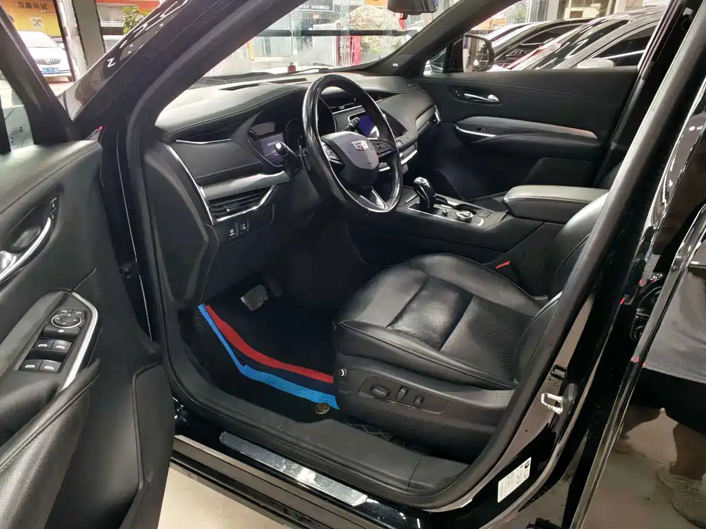 Cadillac XT4 — миниатюра 4