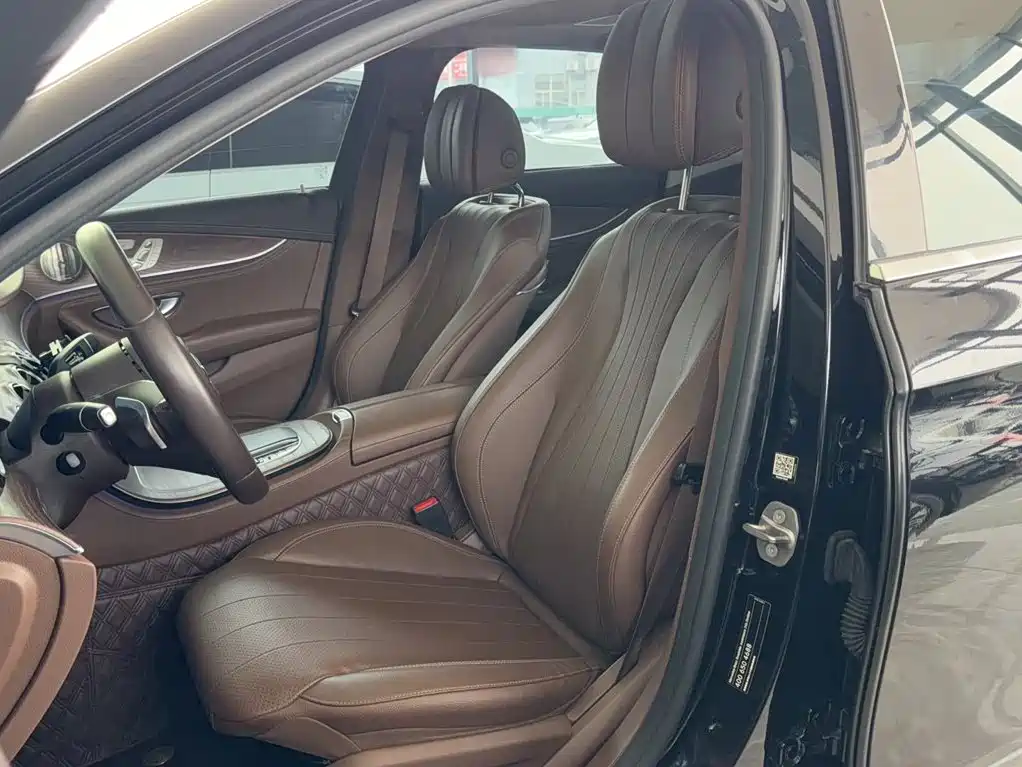 Mercedes-Benz E-Class — миниатюра 10