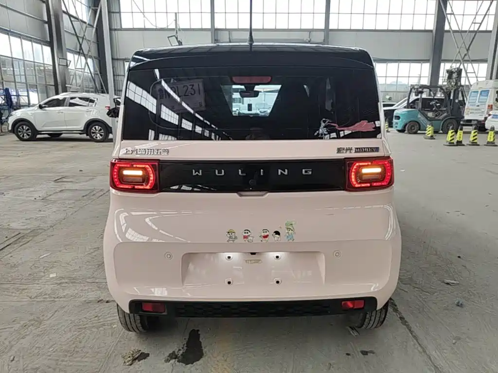 Wuling MINIEV — миниатюра 6