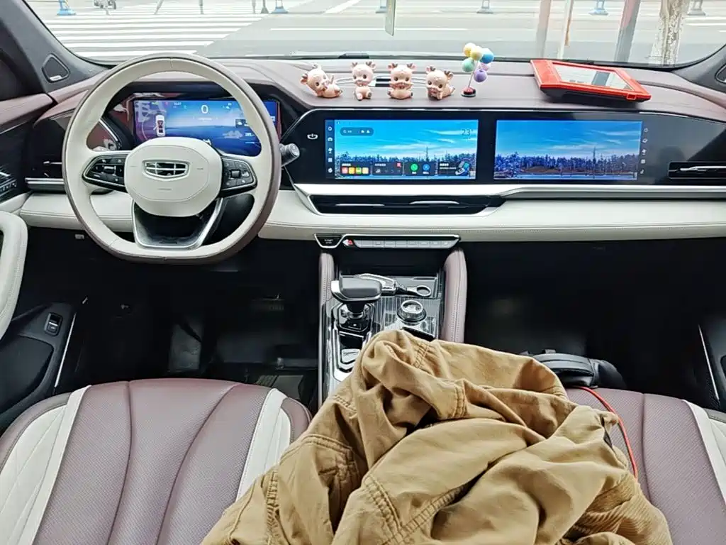 Geely Xingyue L — миниатюра 10
